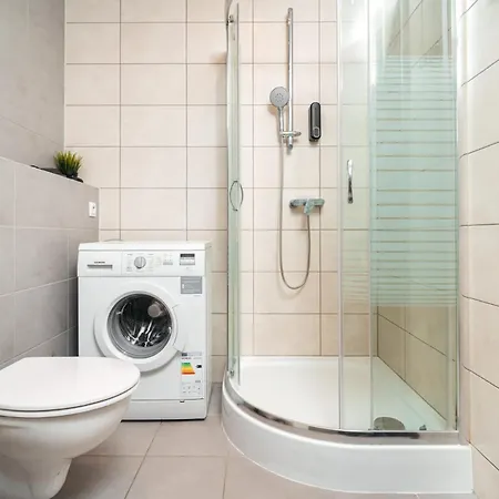 شقة Cichy W Centrum Miasta - Balkon & Klimatyzacja - Riverside Vista By Uniquerent فروتسواف