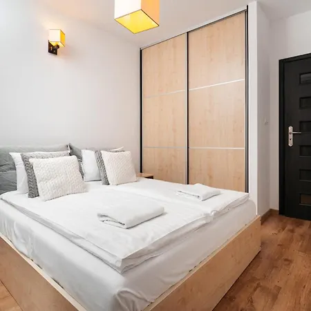 شقة Cichy W Centrum Miasta - Balkon & Klimatyzacja - Riverside Vista By Uniquerent فروتسواف